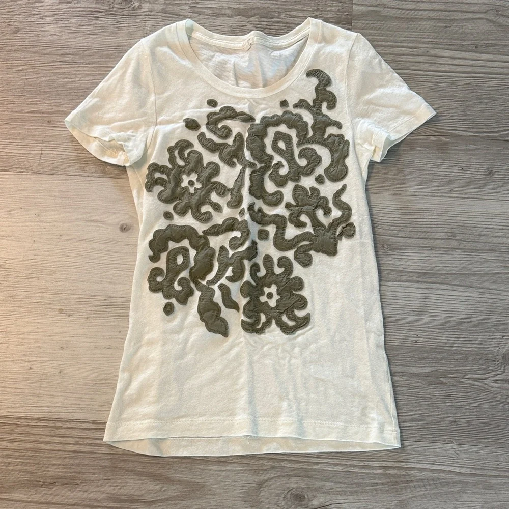 J Crew Size Small T-Shirt with Grey Floral Design 100% Cotton - Picture 1 of 7